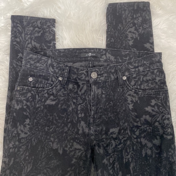 7 FOR ALL MANKIND GWENEVERE FLORAL JACQUARD JEANS - Picture 8 of 12